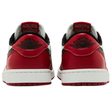 Air Jordan 1 Retro Low OG 'Chicago' 2025