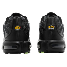 Nike Air Max Plus SE 'Black Chrome'